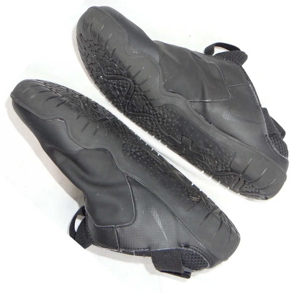 Nike Zoom‎ Pulse Triple Black Nursing Shoes CT1629-003 Sz 5